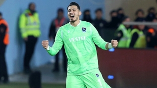 Trabzonspor'un eski kaptanı teklifi açıkladı! İngiliz devi Uğurcan Çakır için astronomik teklifi sundu