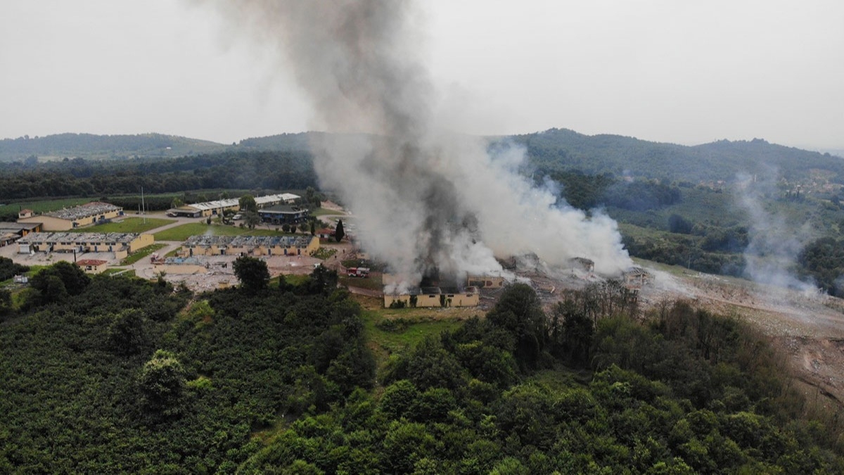 Sakarya'da havai fiek fabrikasndaki patlama byle grntlendi!
