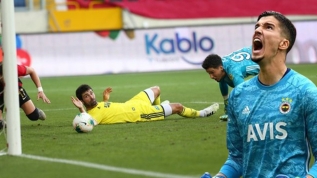 Altay Bayındır'dan inanılmaz hareket! Herkes alkışladı