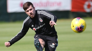 Fenerbahçe Dorukhan Toköz'ü Beşiktaş'tan resmen istedi