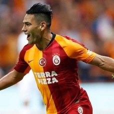 Falcao yeni adresini a��klad�