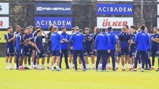 Erol Bulut'tan Fenerbahçe - Hatayspor maçında ilk 11'de 4 değişiklik