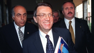 Eski Başbakanlardan Mesut Yılmaz hayatını kaybetti