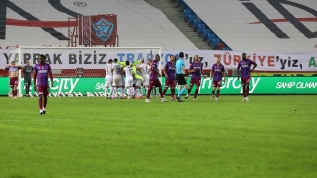 Trabzonspor Yönetimi'ne çok sert tepki: 'Çöplerinizi de alın, defolun gidin!'
