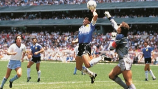 Maradona'nın ölümünün ardından tepki çeken manşetler!