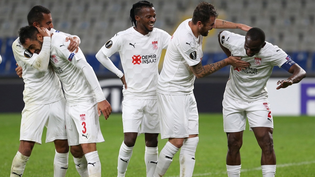 Ma sonu akladlar! Sivasspor Karaba manda dikkatlerden kaan detay: nann kimseye syleyemedik