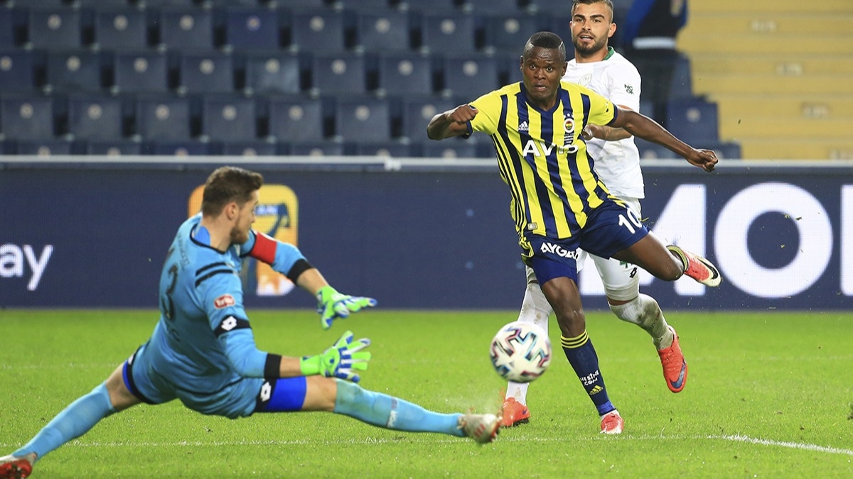 Fenerbahe'ye Samatta iin takas teklifi!