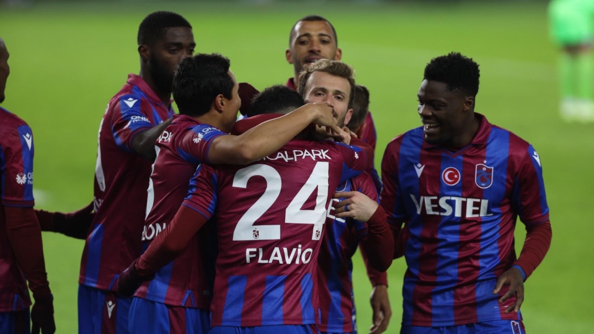 Trabzonspor - Konyaspor manda duygu dolu anlar! Gzyalarn tutamad