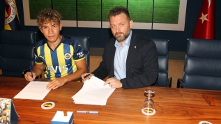 Fenerbah�e �a�tay Kurukal�p ile 3 y�ll�k s�zle�me imzalad�