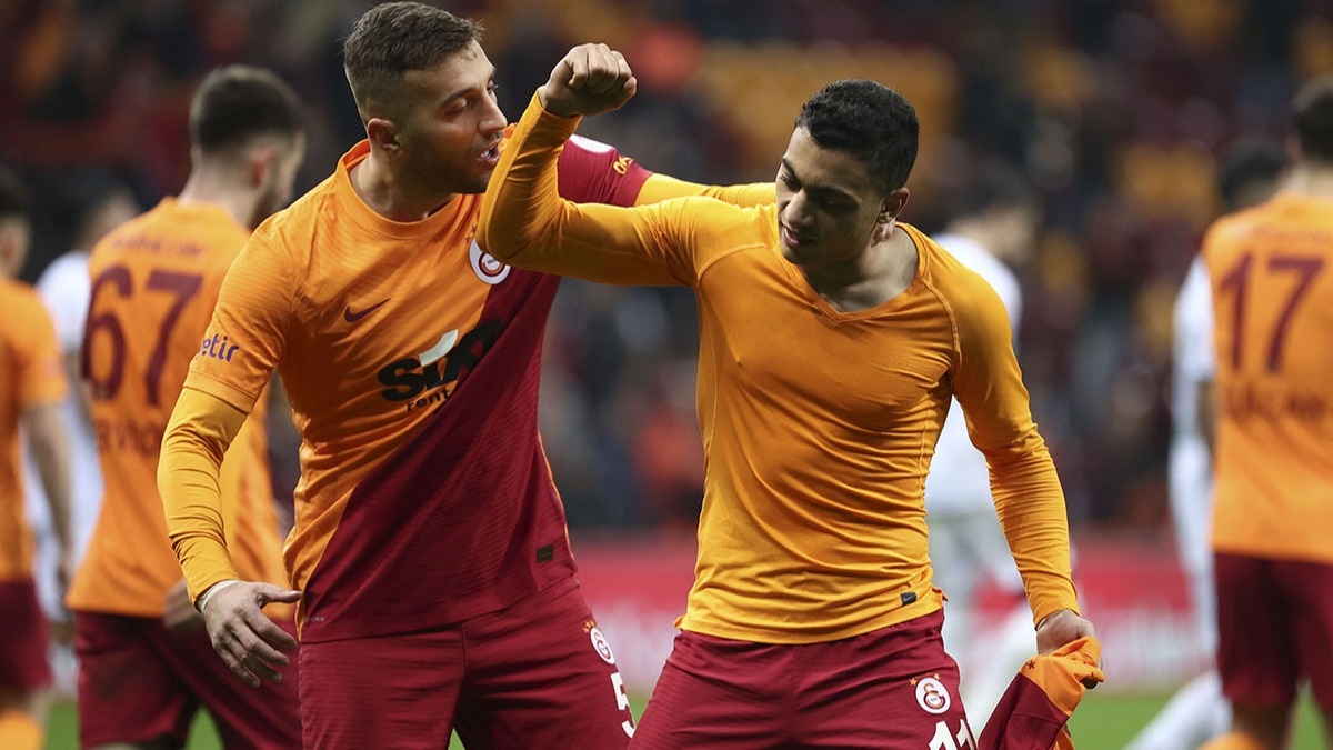 Galatasaray'da bir ayrlk daha! Grmeler balad