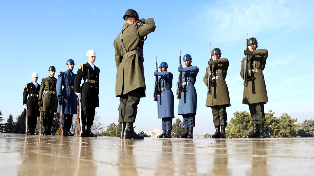 Anıtkabir'in nöbetçi askerleri özel olarak seçiliyor