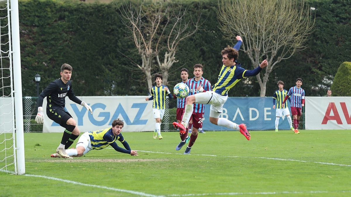 Fenerbahe ile Trabzonspor'un U19 derbisinde kazanan...