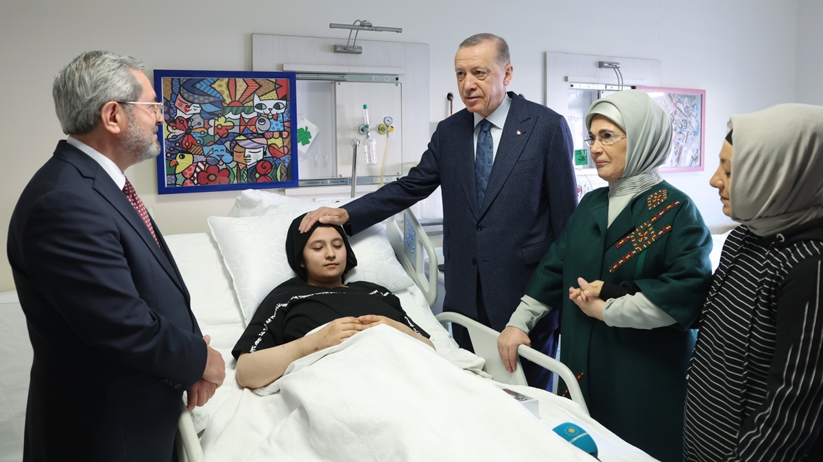 Cumhurbakan Erdoan, Ankara'da tedavi gren depremzedeleri ziyaret etti