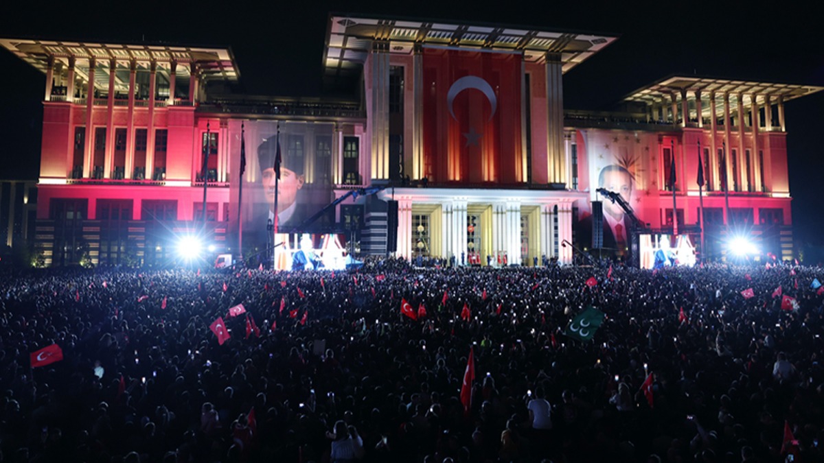 Cumhurbakanl Klliyesi'nde cokulu kutlama: Yz binler akn etti