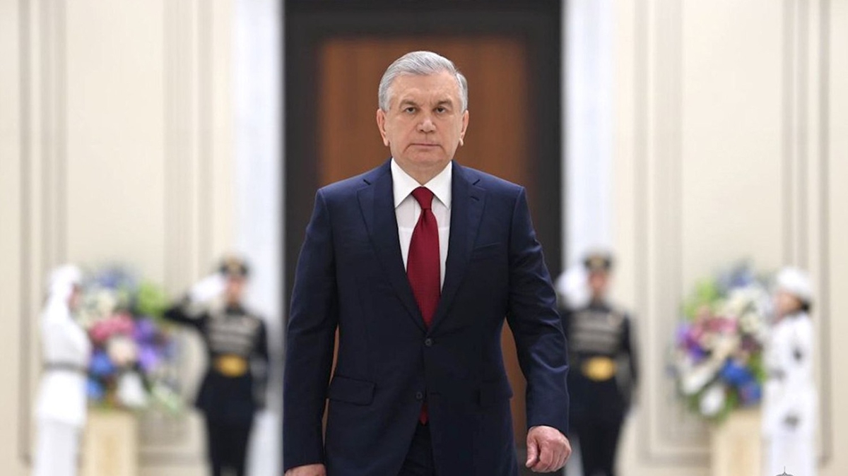 Mirziyoyev yemin ederek grevine balad