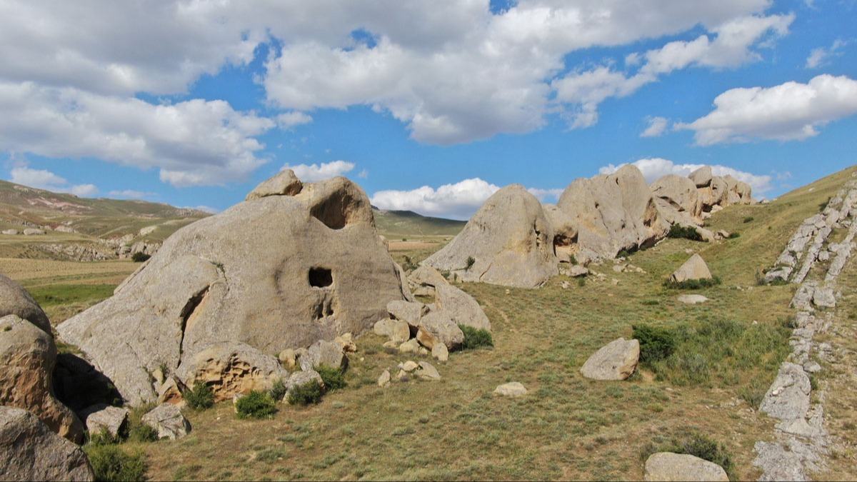 Asrlar nce oyulan kayalar gizemini koruyor! Kimse nedenini bilmiyor