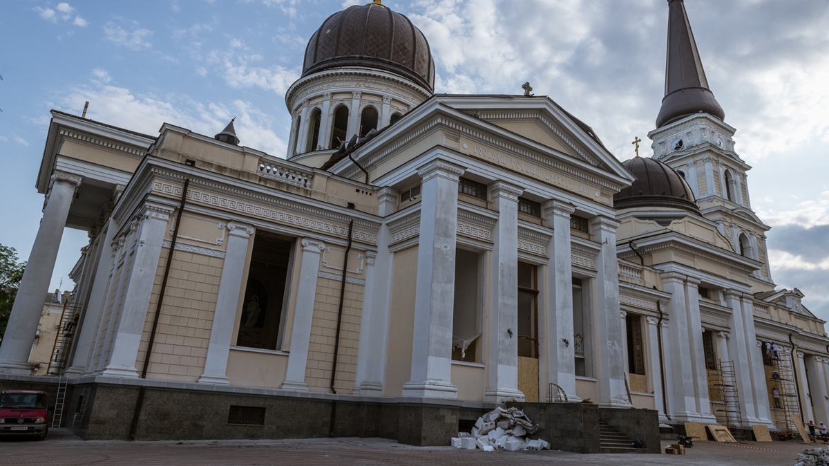 Ukrayna'da bulunan tarihi Spaso-Preobrazhenskiy Katedrali bombaland!