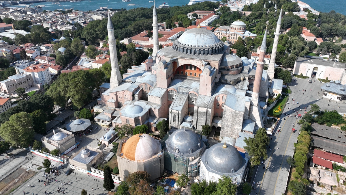 1486 yanda olan Ayasofya-i Kebir Camii erif'inde restorasyon balad