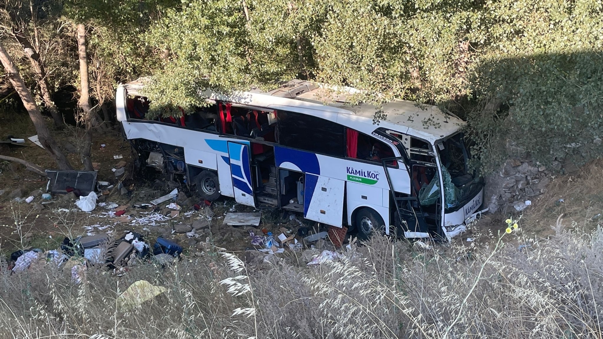 Yozgat'ta yolcu otobsnden feci kaza! 12 kii ld, 19 kii yaraland