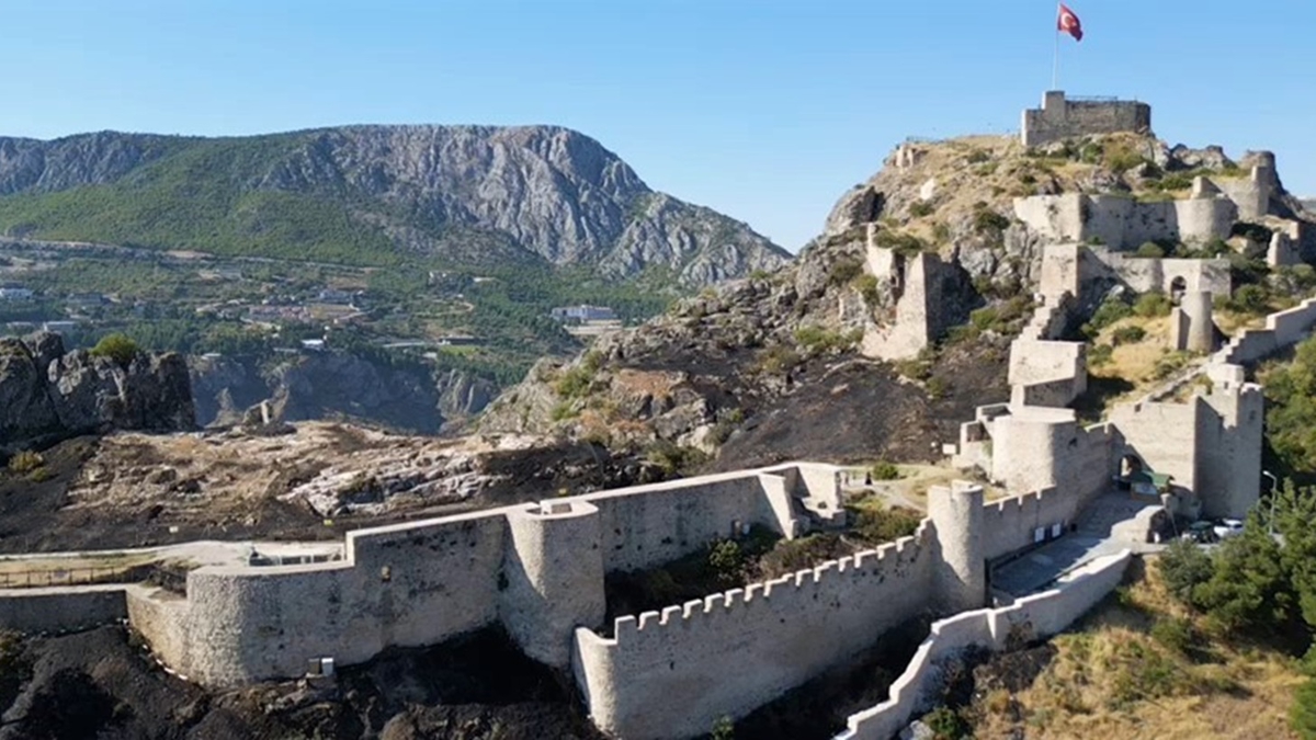 Amasya Kalesi'nin 2 bin yllk surlar yangnda zarar grmedi