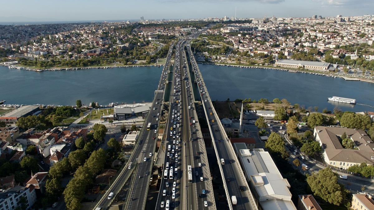 stanbul trafiine 'okul' etkisi