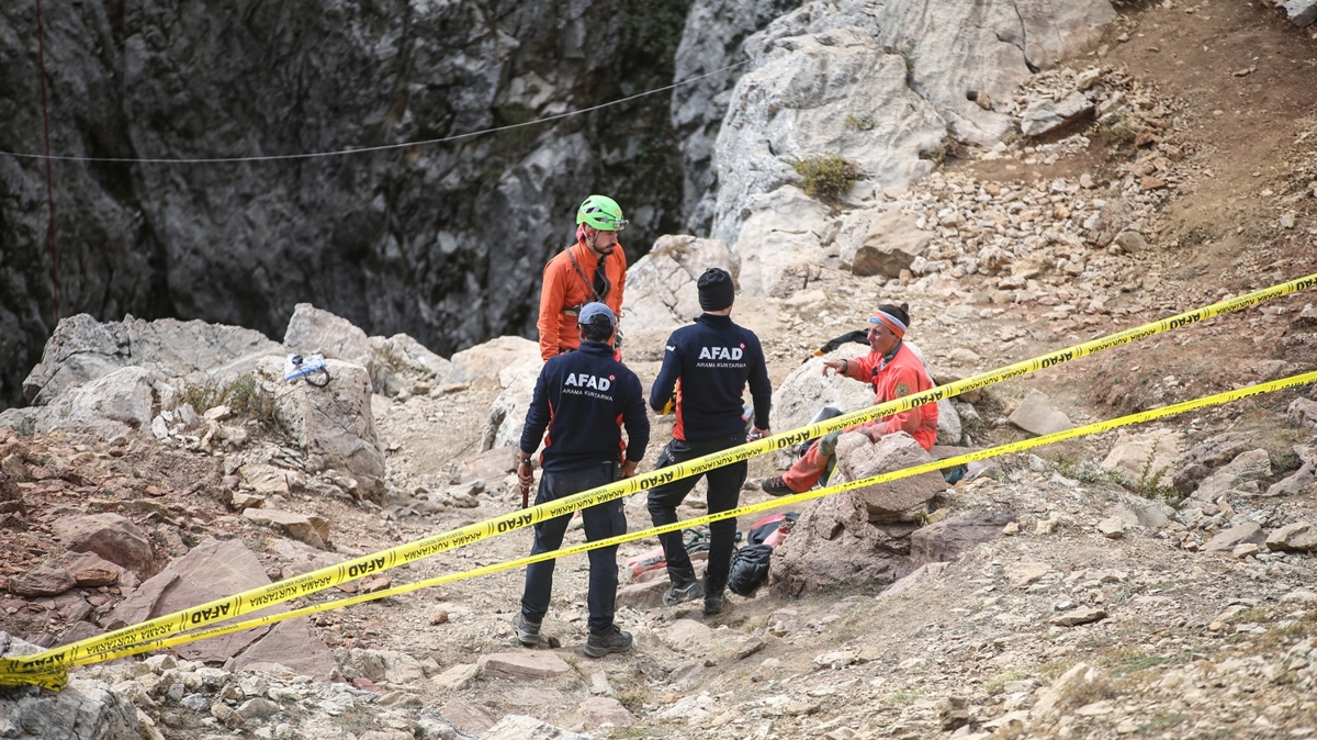 Maarada mide kanamas geiren ABD'li dacy kurtarma almalar devam ediyor