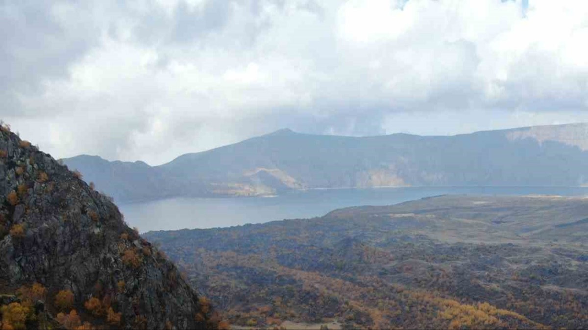 Nemrut Kalderas sonbaharn renkleriyle bezendi