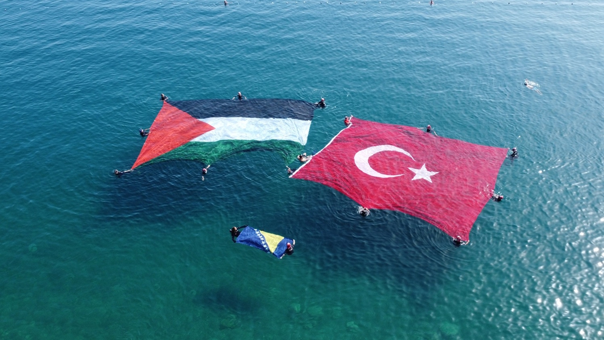 Antalya'da arama kurtarma ekiplerinden Filistin'e destek