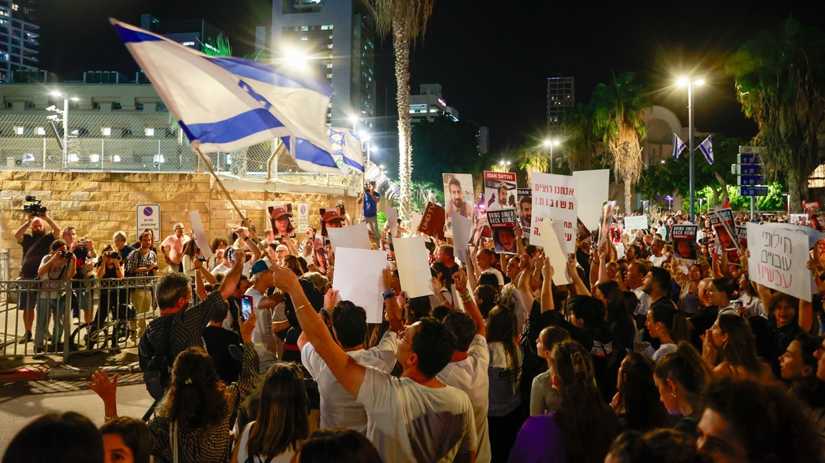 Tel Aviv'de srail ile Filistin arasnda atekesin salanmas iin gsteri dzenlendi