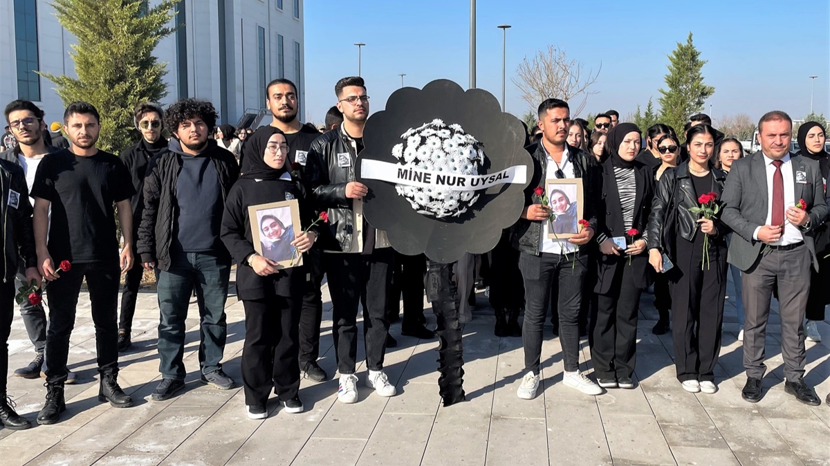 Trafik kazasnda hayatn rencinin arkadalarndan duygusal anma treni