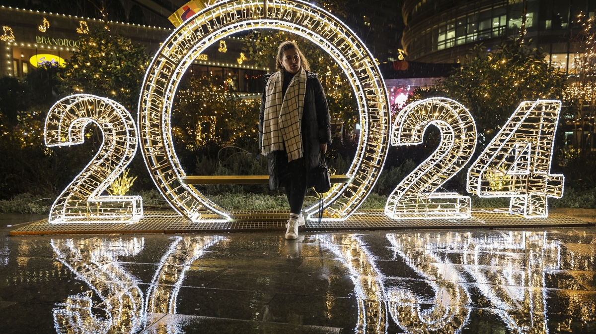 stanbul yeni yla hazrlanyor