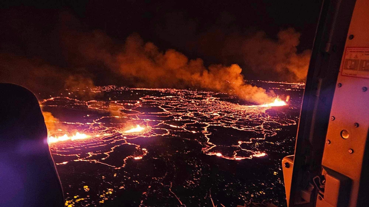 zlanda'da Reykjanes Yarmadasnda yanarda patlad: Acil durum ilan edildi