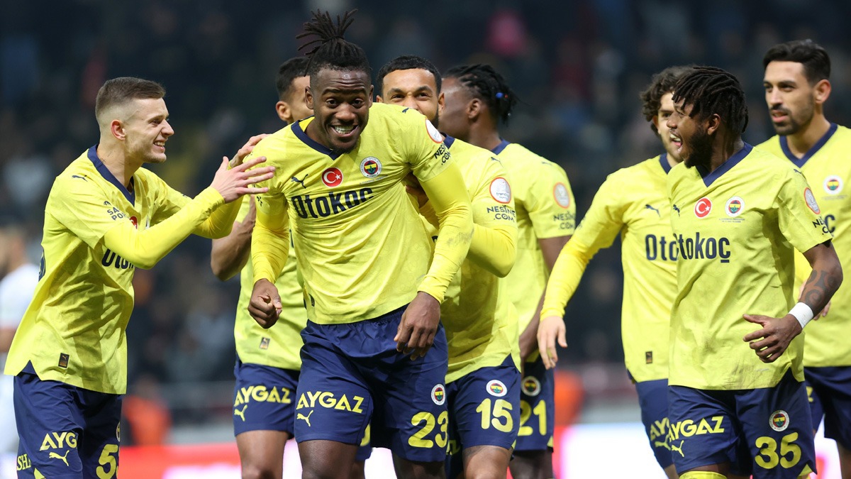 Fenerbahe'de yaprak dkm! 6 yldz ile yollar ayrlyor