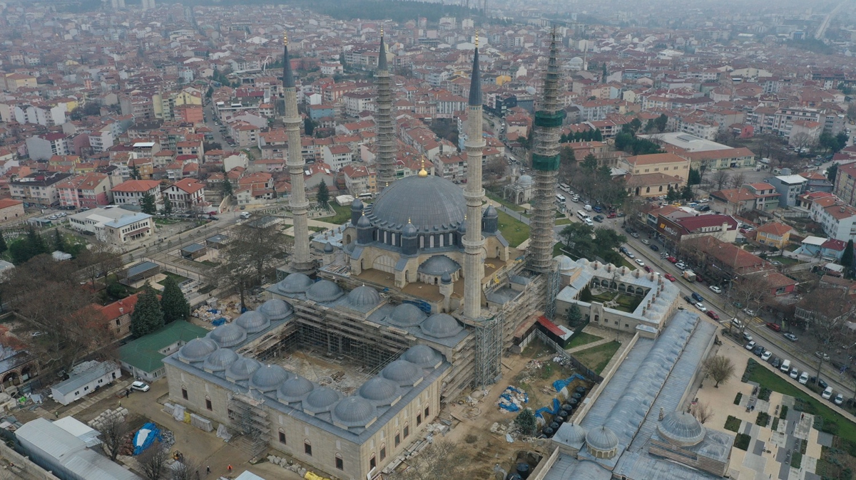Ziyareti aknna urayan Selimiye Camii'nin  restorasyon almalar devam ediyor
