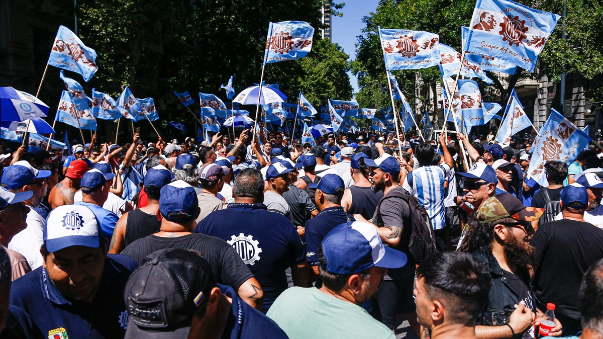 Arjantin'de ii sendikalarndan hkmete protesto