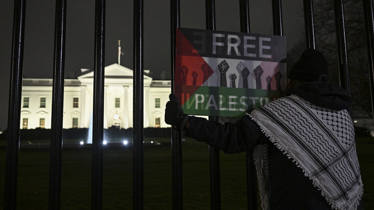 Beyaz Saray önünde Gazze'ye destek! Üniversite öğrencileri ayaklandı