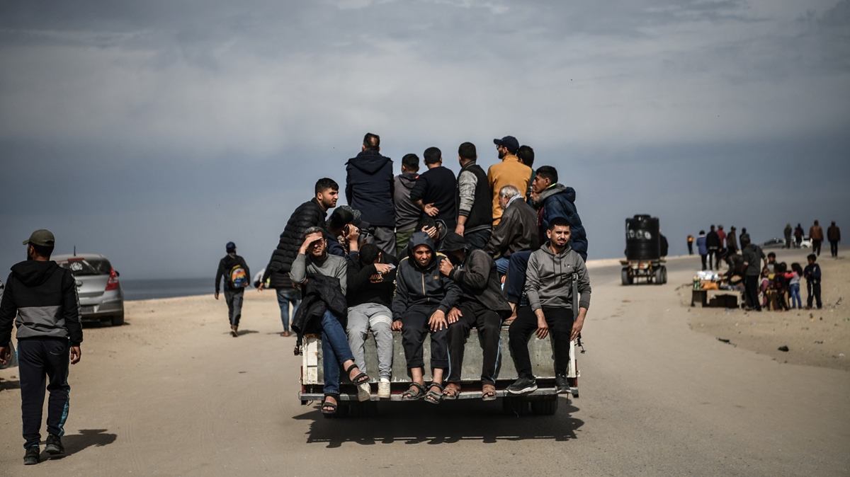 Gazzeliler, güvenli bölgelere göç etmeye devam ediyor