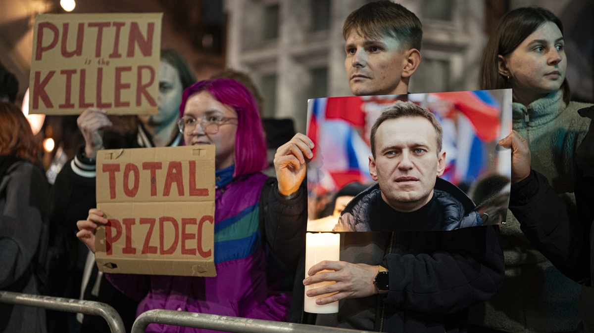 Rus muhalif Aleksey Navalny, Rusya'nn Londra Bykelilii nnde anld