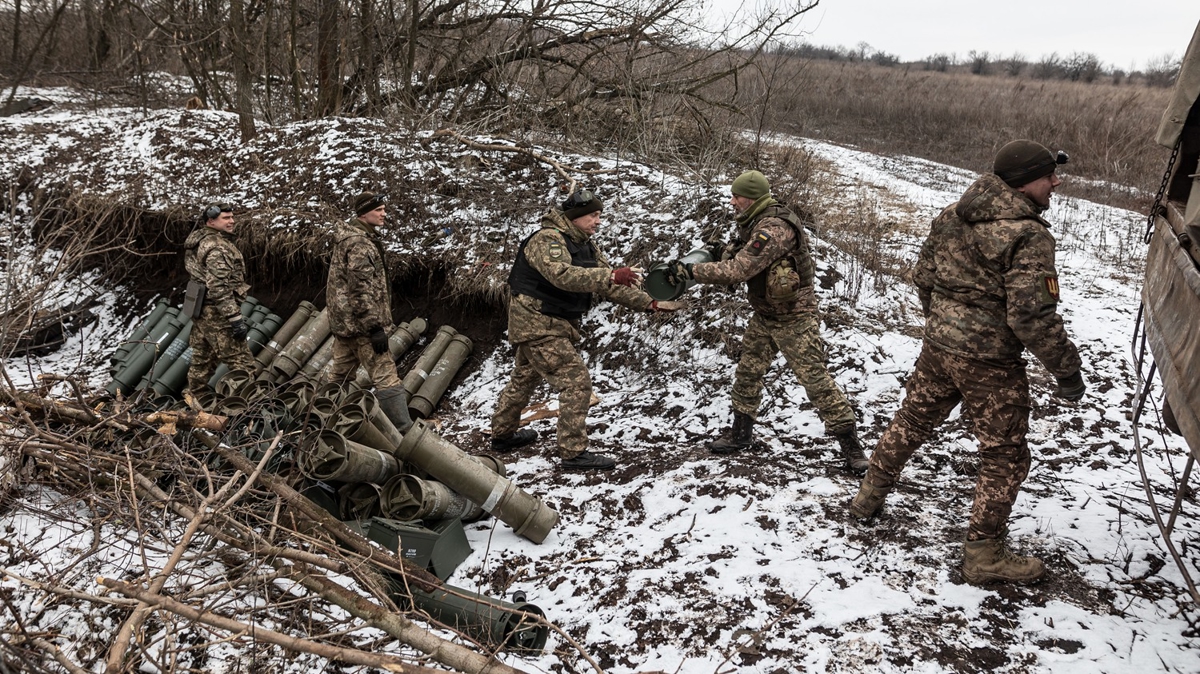 Donetsk'te askeri hareketlilik devam ediyor