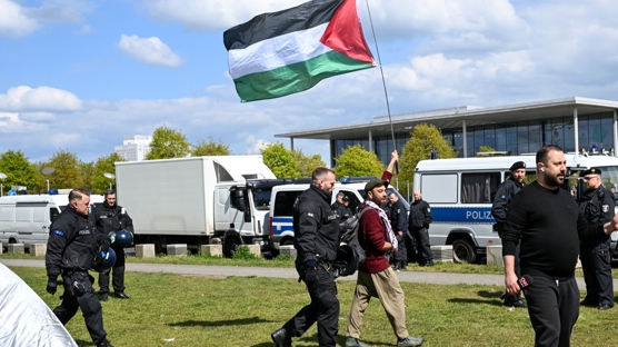 Berlin'de 'Gazze'ye destek' kampna polis mdahalesi