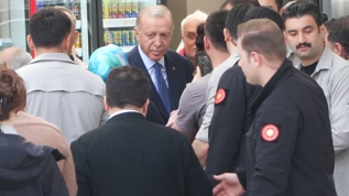 Cumhurbakan Erdoan'dan srpriz ziyaret