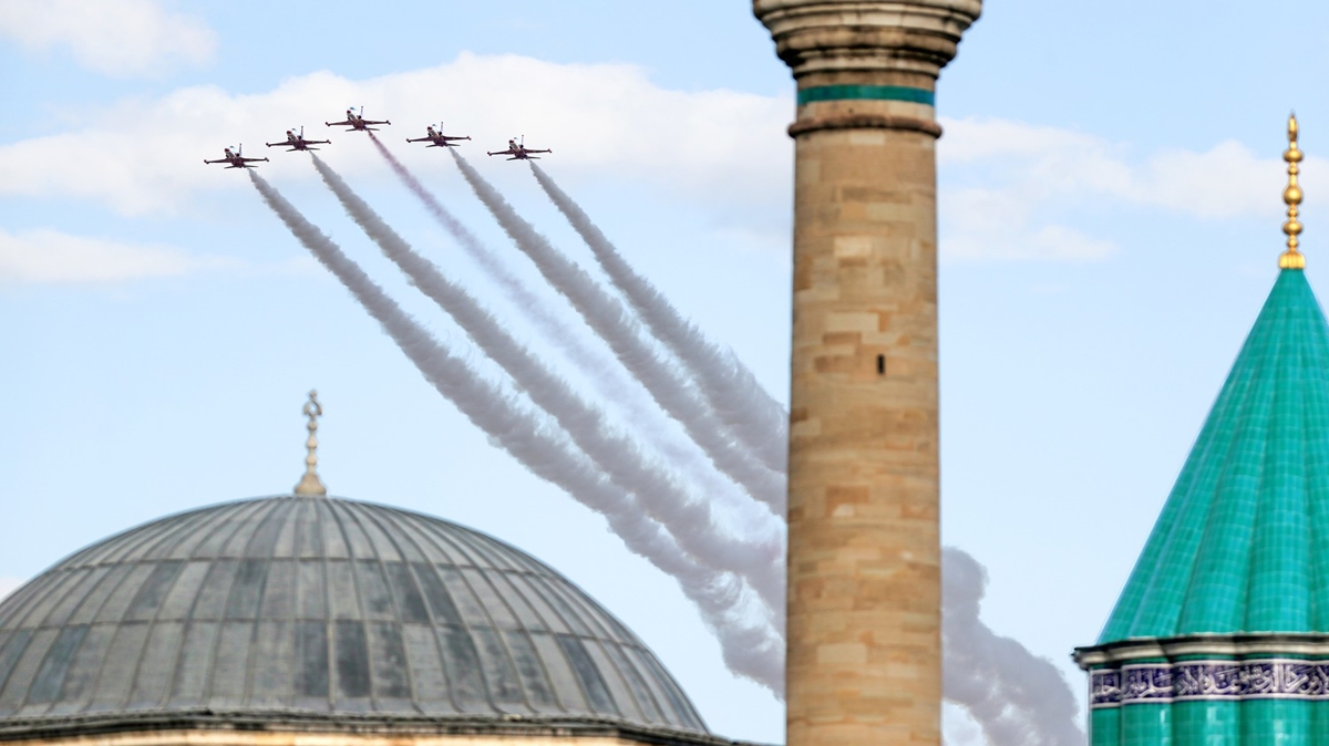 Mevlana'nn Konya'ya geliinin yl dnmnde SOLOTRK gsteri uuu gerekletirdi