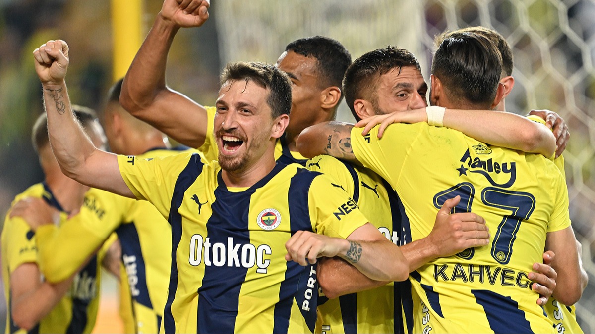 Fenerbahe'nin galibiyeti Avrupa'da gndem oldu! 'Dzeko, Mourinho'nun imdadna yetiti'