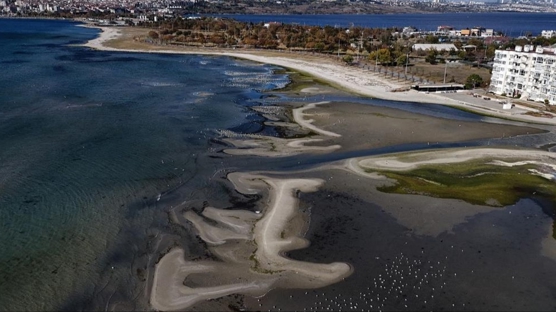 stanbul'da deniz suyu ekildi