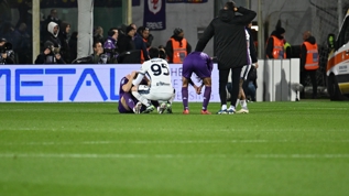 Fiorentina - Inter manda korkutan olay! Gen oyuncu bir anda yere yld