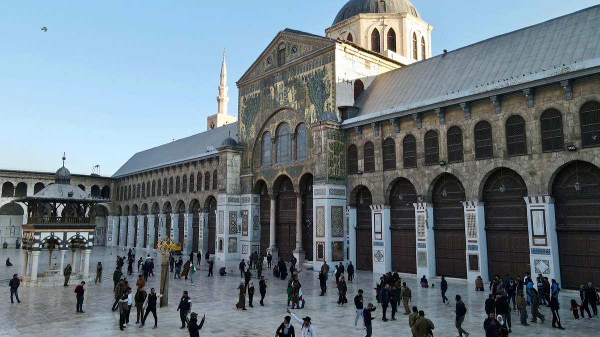 Suriyeliler Emevi Cami'sine ak�n etti