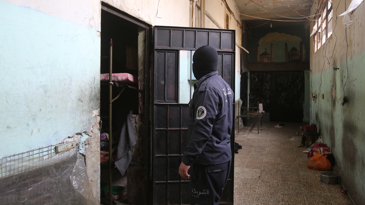 Esed rejim kar��t� muhalifler taraf�ndan ele ge�irilen Hama Hapishanesi