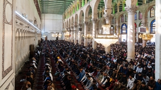 Suriye'nin bakenti am'daki Emevi Camii'nde cuma namaz klnd