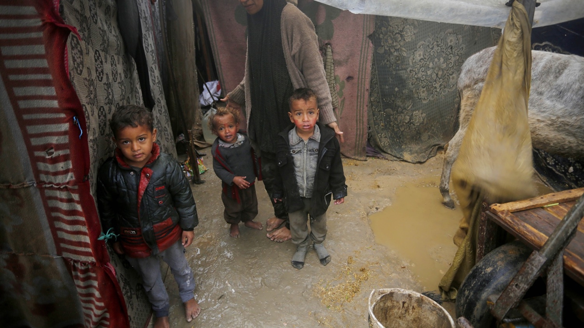 ��galci �srail'in katliam�ndan ka�an Filistinliler so�uk havayla m�cadele ediyor