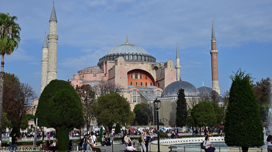 Ayasofya'nn yer alt yaplar ziyarete alyor